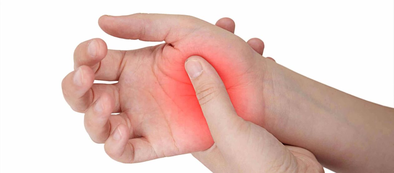 Artroz gelişimine eşlik eden eklem bölgesinde ağrı ve kızarıklık